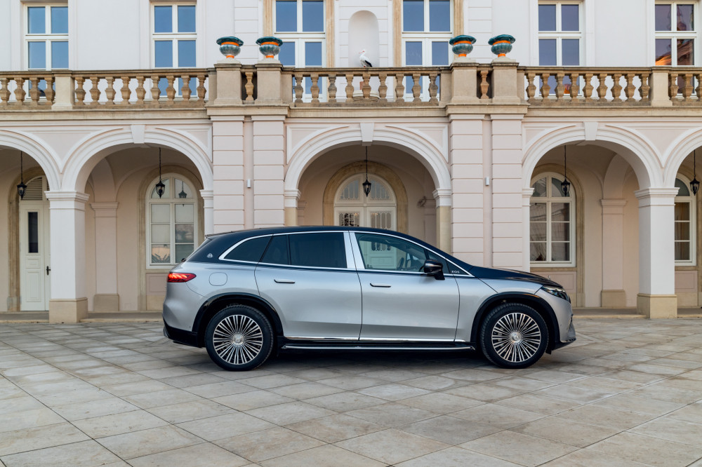 Mercedes-Maybach EQS 680 SUV